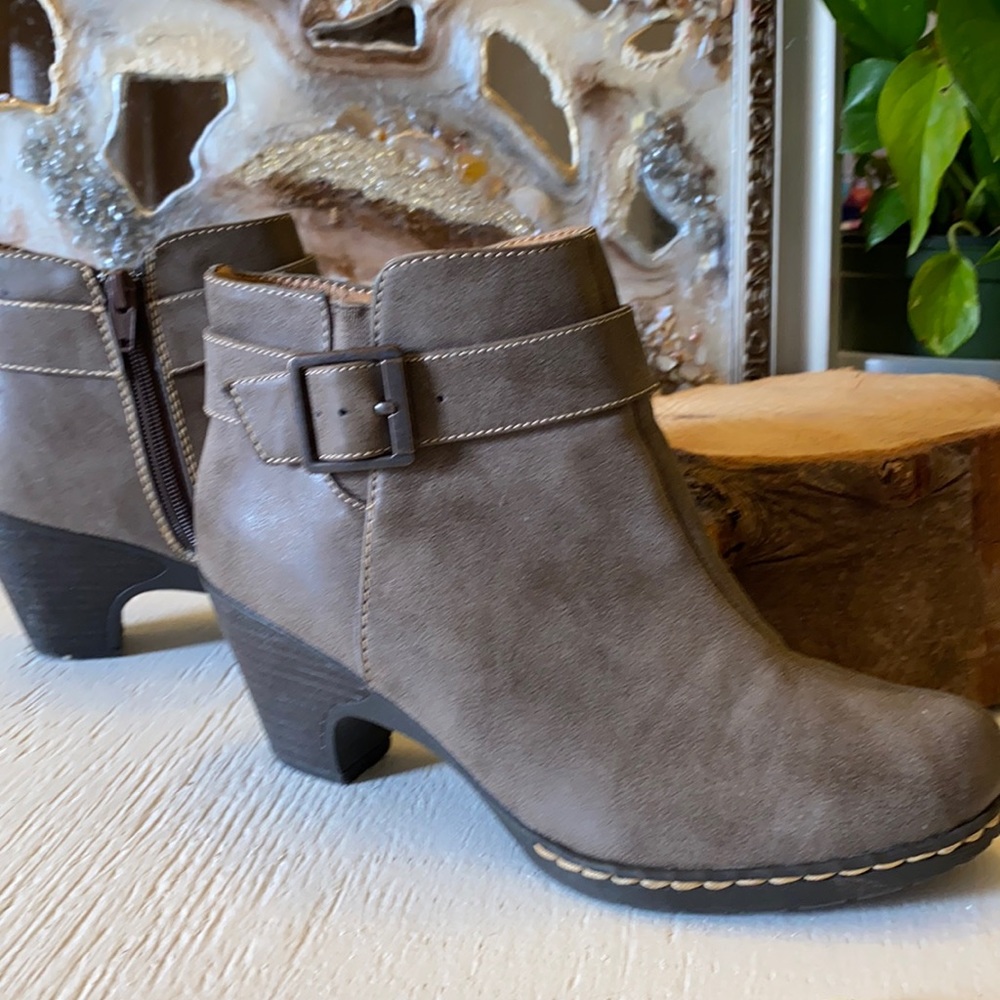 Women’s Booties